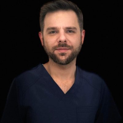 Lekarz stomatolog Tomasz Tokarski